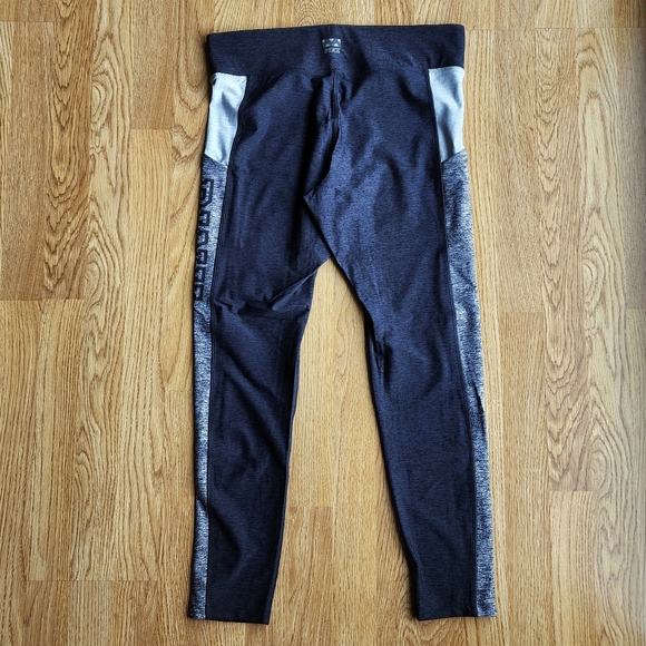 VS PINK Ultimate Leggings - Picture 4 of 4